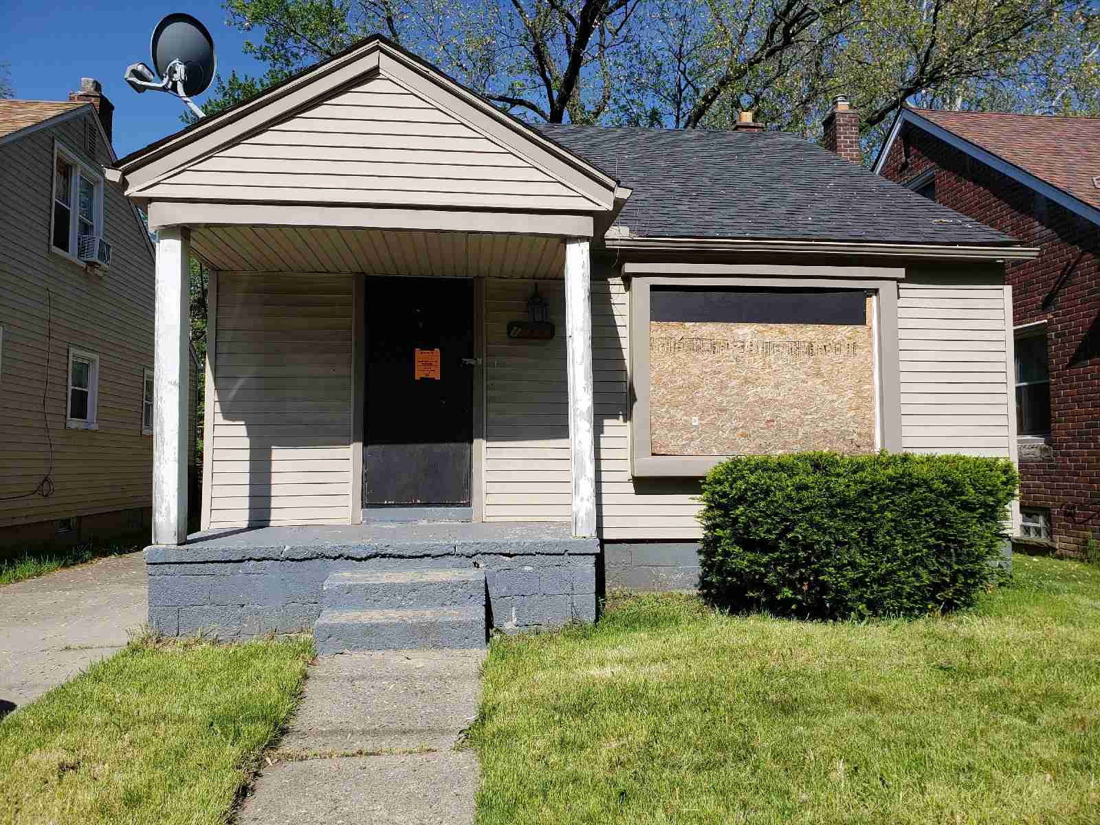 17153 Evergreen front exterior .jpg